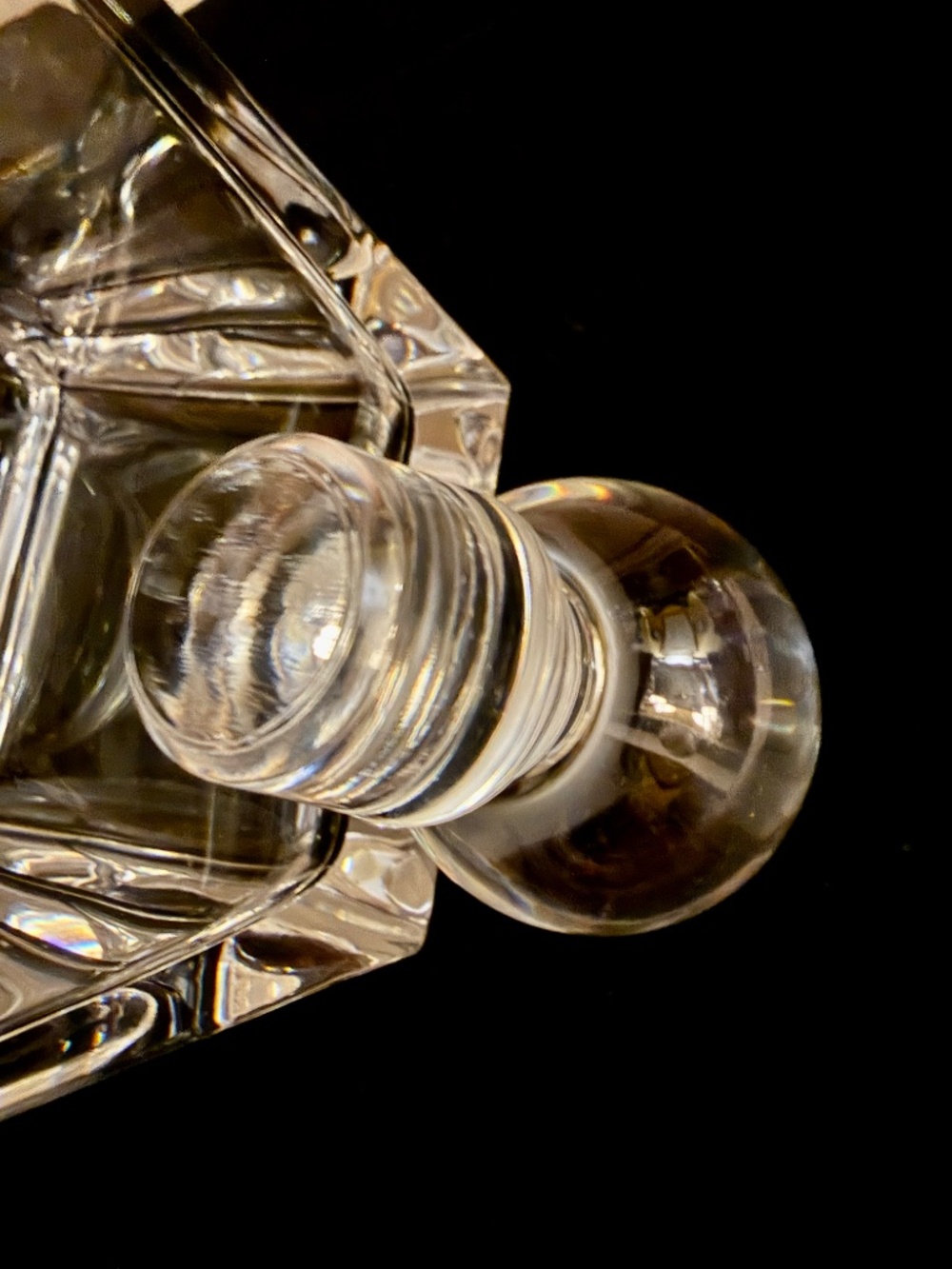 Tiffany & Co. Vintage Home Essentials Classic Square Decanter in Crystal Glass. - Picture 9 of 10